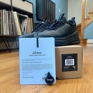 Clove Forte All-black 8.5 nursing shoes